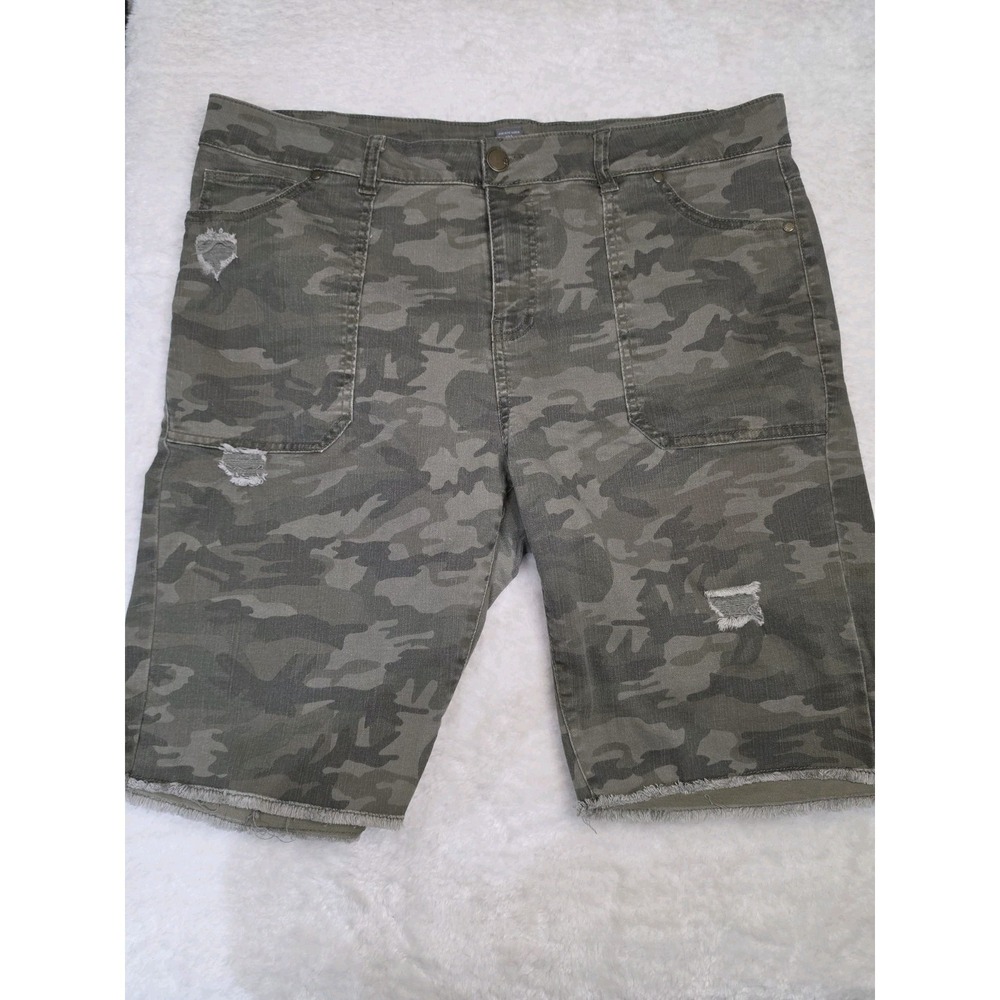 Avenue Denium Camo Military Shorts Womens Size 18 Stretchy